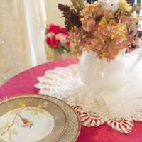 Crinkle Table Linen with Lace